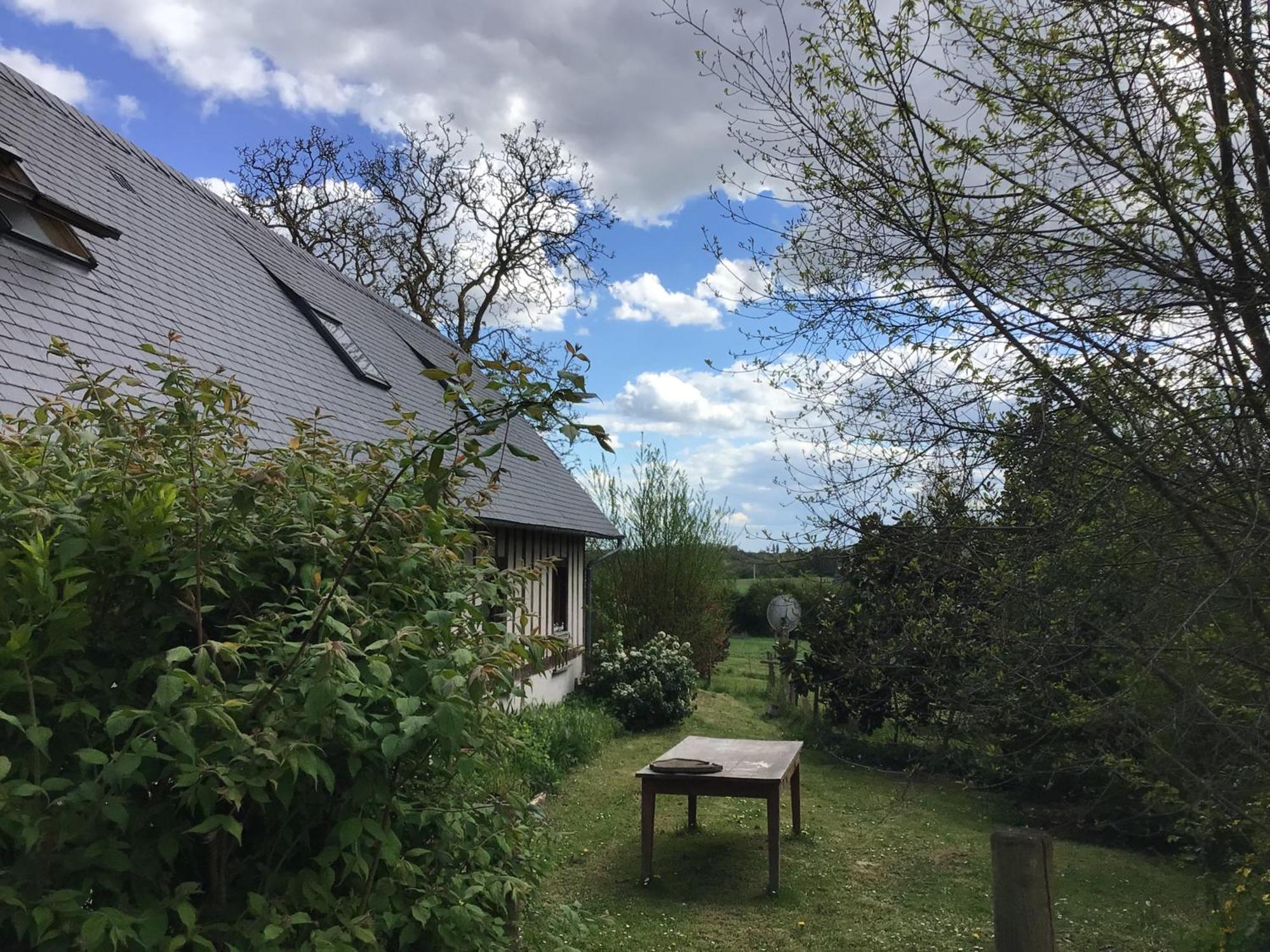 Gite Des Tournesols Ecaquelon ภายนอก รูปภาพ
